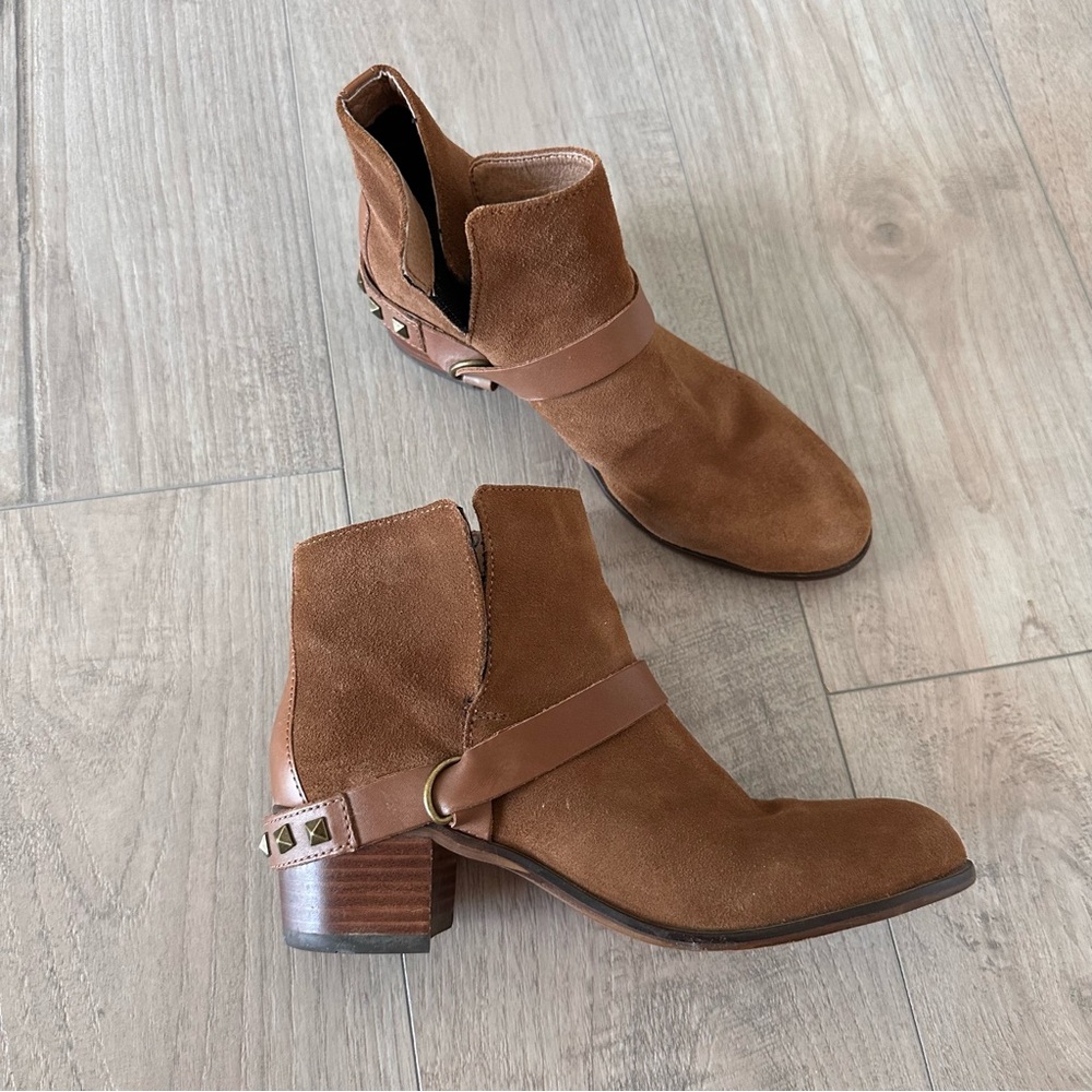 Brown suede Ankle Boots